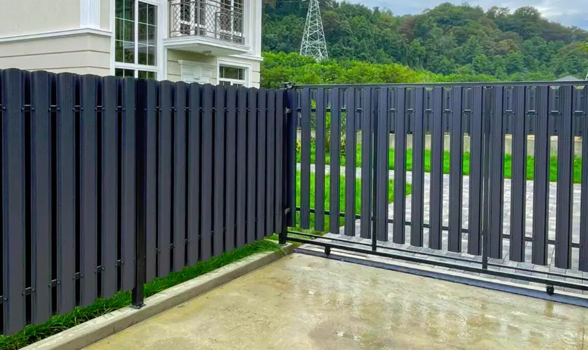 Евроштакетник для заборов и палисадников Евроштакетник для заборов и палисадников